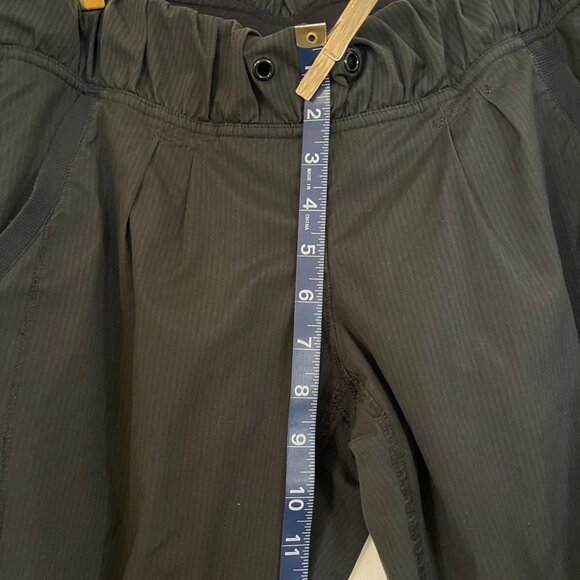 Lululemon Low‑Rise Athletic Pants – XS Fit, Zipper Leg Ends, Elastic Waist - Picture 7 of 11